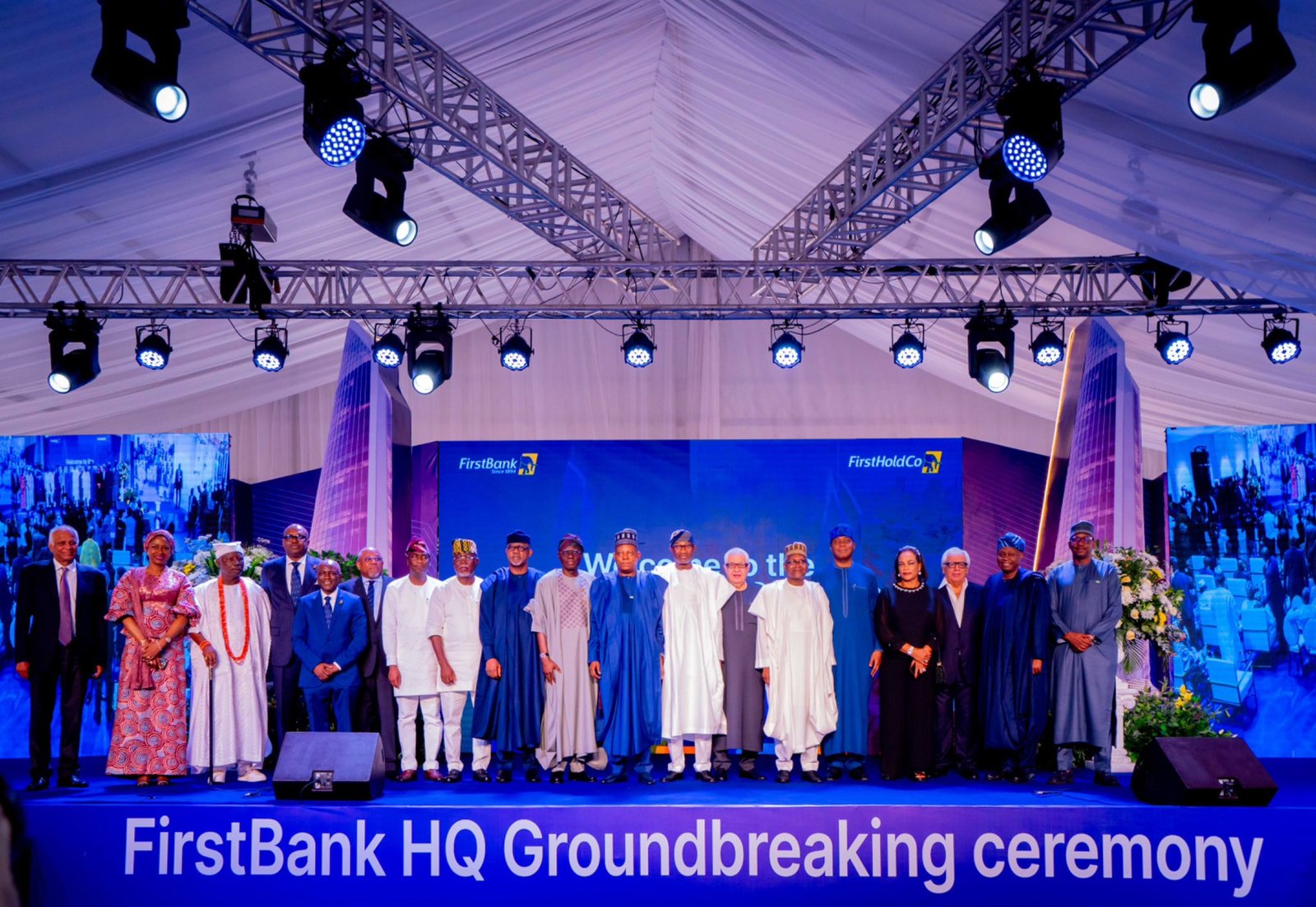 Dignitaries at the groundbreaking ceremony 