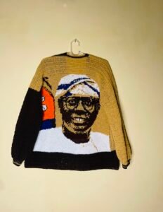 Lady visits Sanwo-Olu, gifts governor specialized crocheted jacket