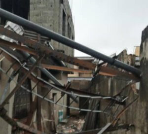 Landlord narrowly escapes death as mast collapses on building in Ogun