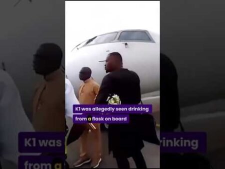 KWAM 1 blocks plane in Abuja after alcohol drama – Pilots suspended! KWAM 1 blocks plane in Abuja after alcohol drama – Pilots suspended!