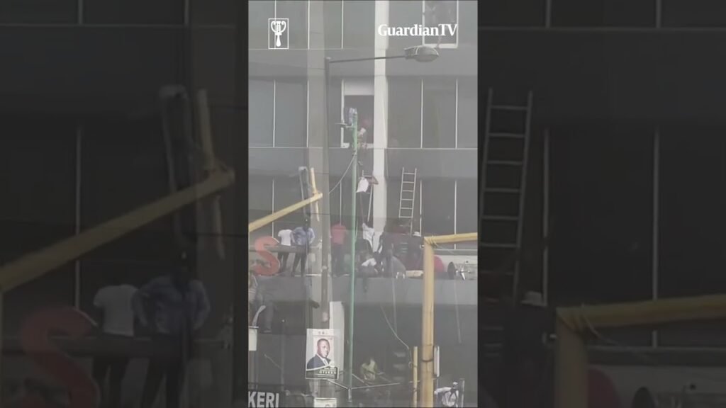 Moment man jumped from a six storey UBA building during a fire outbreak in Lagos