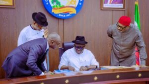 Delta bans workers from wearing bushy beards, artificial hair, others Delta bans workers from wearing bushy beards, artificial hair, others