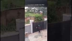 Is This How Security Operatives Enters People’s House? #nigerianews #breakingnews #updatepeopletv