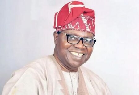Nigerian Music Legend, Ebenezer Obey Urges Graduates To Use Their Knowledge For Positive Change
