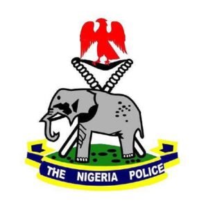 Oyo police dismantle criminal gang, arrest six, recover arms, military gear Oyo police dismantle criminal gang, arrest six, recover arms, military gear