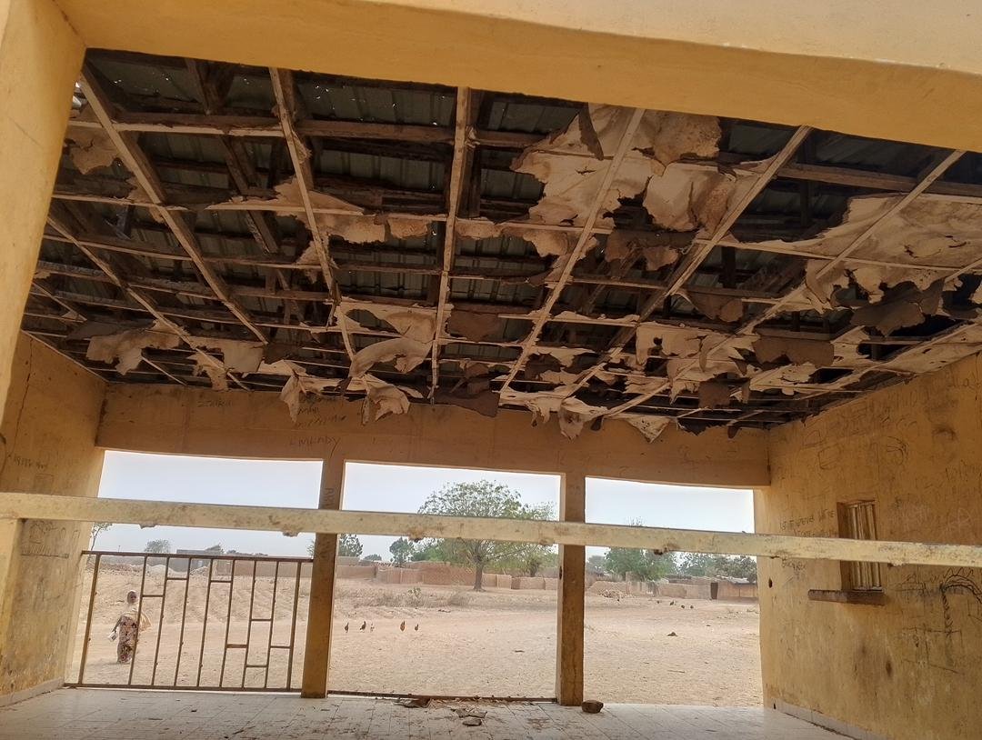 CeilingGyauro PHC ceiling (PHOTO CREDIT: Mariya Shuaibu Suleiman) 