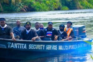 Security outfit hands over oil theft suspects, vessel to task force in Delta