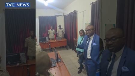 Passport: ‘You’re Wasting People’s Precious Time!’, Interior Minister Blasts NIS Officials Passport: ‘You’re Wasting People’s Precious Time!’, Interior Minister Blasts NIS Officials