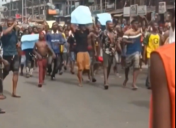 Protesters Block Onitsha Head Bridge Over Market Closure Protesters Block Onitsha Head Bridge Over Market Closure