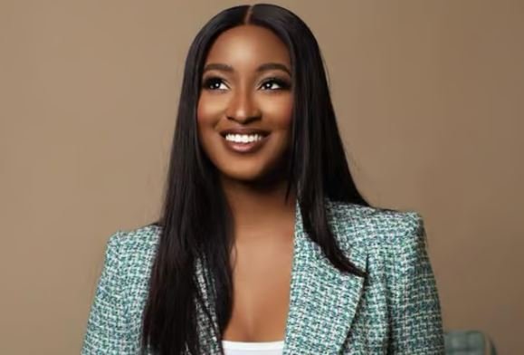 Church Is Now Content! – BBNaija Star, KimOprah Sparks Debate Over Cameras Capturing Vulnerable Moments In Church Church Is Now Content! – BBNaija Star, KimOprah Sparks Debate Over Cameras Capturing Vulnerable Moments In Church