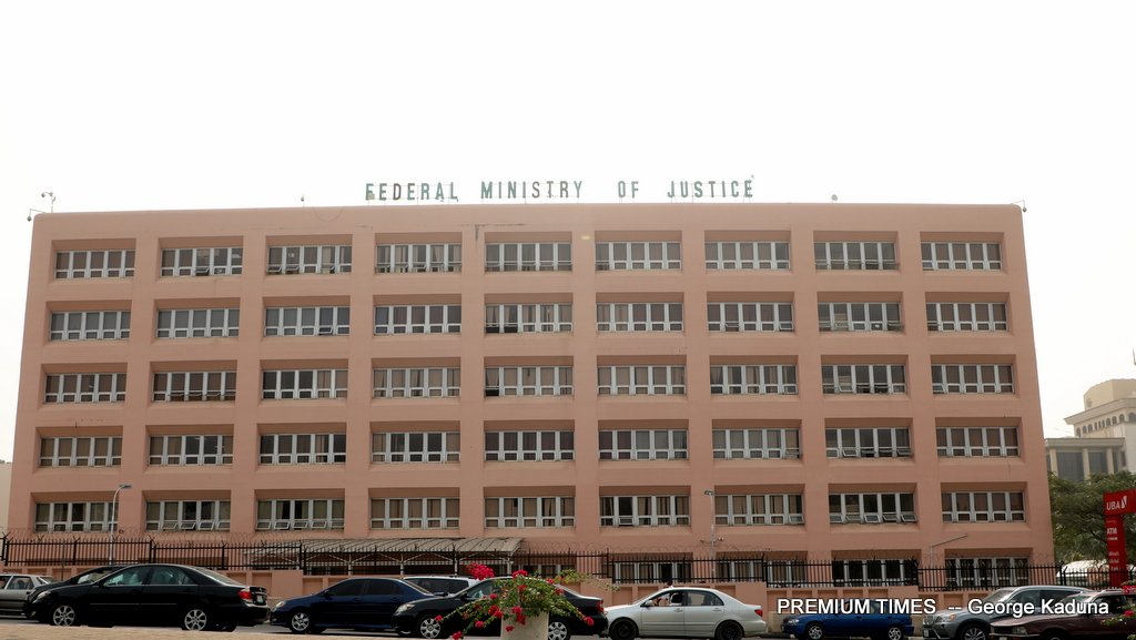 Nigeria floors businessman seeking refund of 9 million Paris Club debt Nigeria floors businessman seeking refund of 9 million Paris Club debt