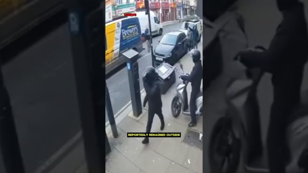 The moment four suspects targeted Bilezzik Gold Shop, London | #news #UK