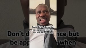 Be appreciative of hen being helped #shortvideo #kindnessiscool #review #nigerianews #lagos