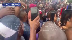 Protesters Storm Makinde’s Residence, Demand Release Of Abducted Schoolchildren, Teachers