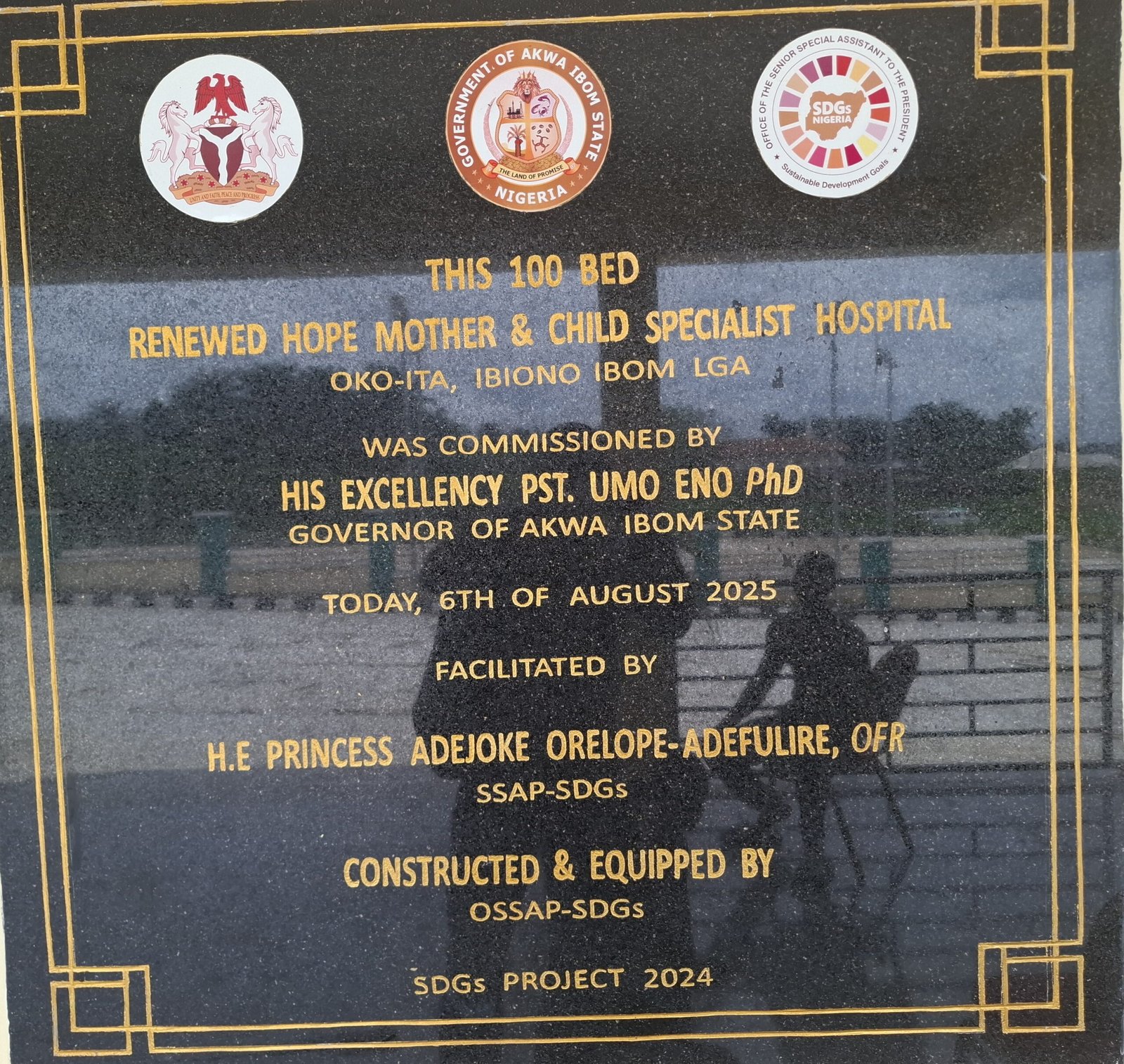 Plaque used for commissioning