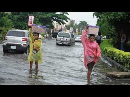 Heavy rainfall triggers widespread flooding in Nigeria Heavy rainfall triggers widespread flooding in Nigeria
