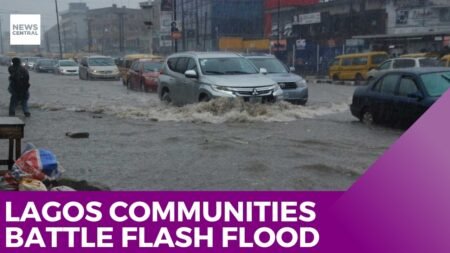 Flash Floods Disrupt Movement, Submerge Lagos Communities Flash Floods Disrupt Movement, Submerge Lagos Communities