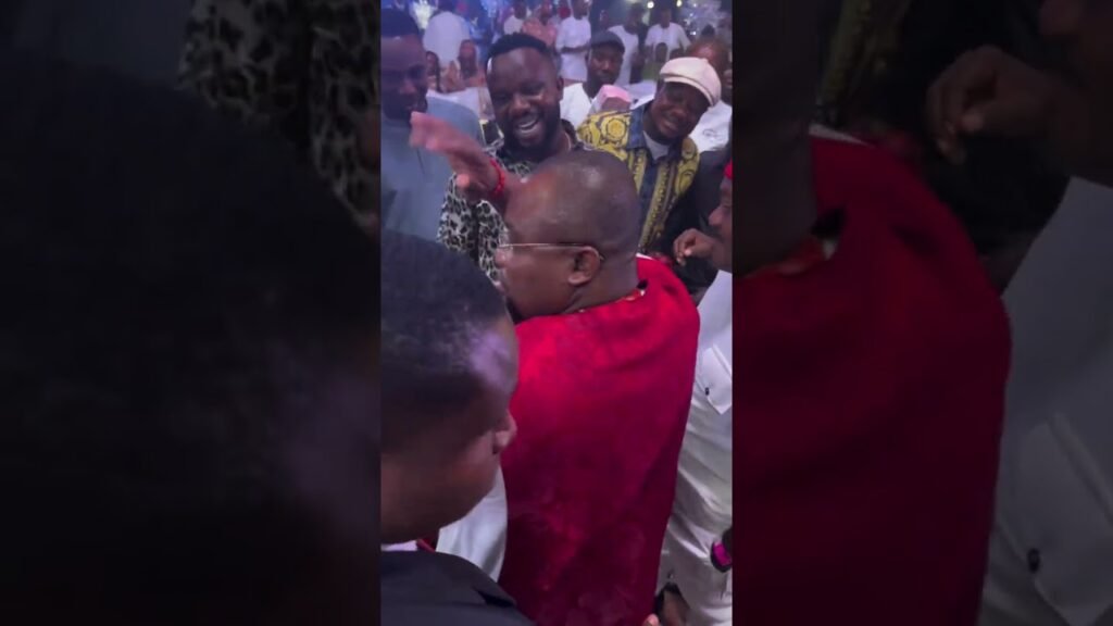 Big men doings #makemoney #nigeria #nigerianews #nigerian #peller #igbo #wedding #naira #lagos Big men doings #makemoney #nigeria #nigerianews #nigerian #peller #igbo #wedding #naira #lagos