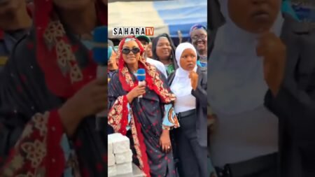 Video Shows APC Officials Allegedly Distributing Cash To People As Nigeria Enters Election Season Video Shows APC Officials Allegedly Distributing Cash To People As Nigeria Enters Election Season