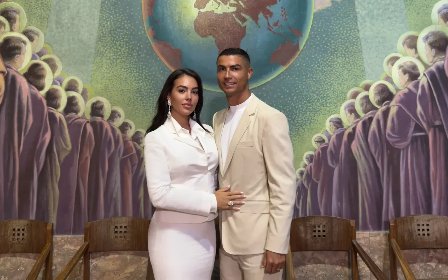Georgina Rodriguez explains why she married Cristiano Ronaldo in their living room Georgina Rodriguez explains why she married Cristiano Ronaldo in their living room