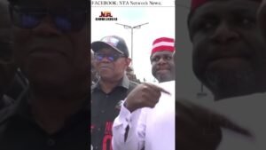 Peter Obi’s Convoy Blocked by Suspected Thugs Along Gboko Road in Benue Peter Obi’s Convoy Blocked by Suspected Thugs Along Gboko Road in Benue