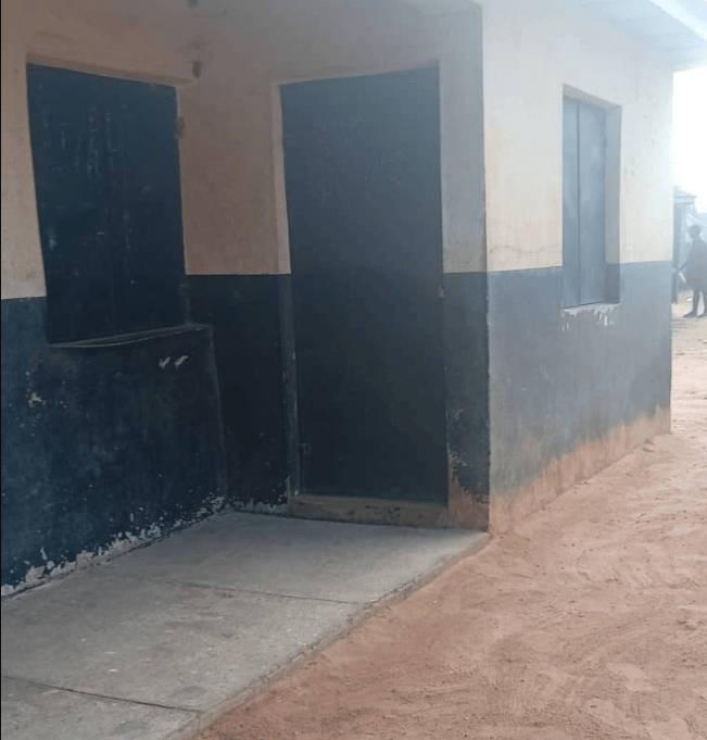 The abandoned makeshift clinic at NKST Primary School, Anyiin, now a hollow shell covered in dust and peeling paint. Pic: Manasseh Mbachii/PREMIUM TIMES