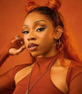 Fave Says Female Artists Face More Pressure Over Their Looks