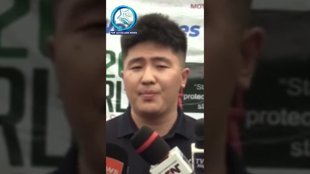 CHINESE COMMUNITY DONATES LAPTOPS TO NIGERIAN TEACHERS CHINESE COMMUNITY DONATES LAPTOPS TO NIGERIAN TEACHERS