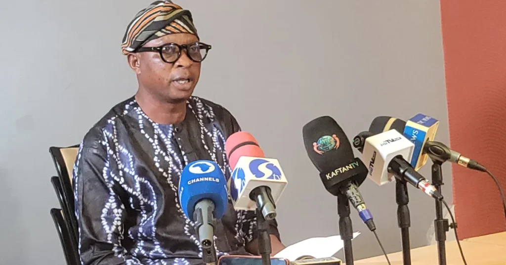 Ogun PDP chieftain disowns lawyer, governorship bid Ogun PDP chieftain disowns lawyer, governorship bid